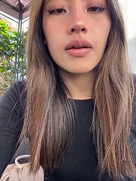 KloePink  online show from December 2025 01:38:02 PM