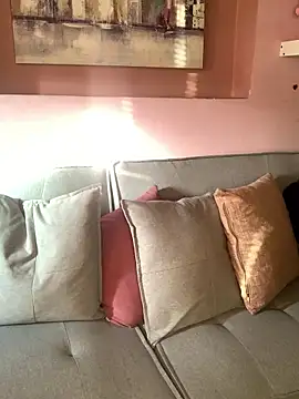 KloePink  online show from December 2025 12:00:02 PM