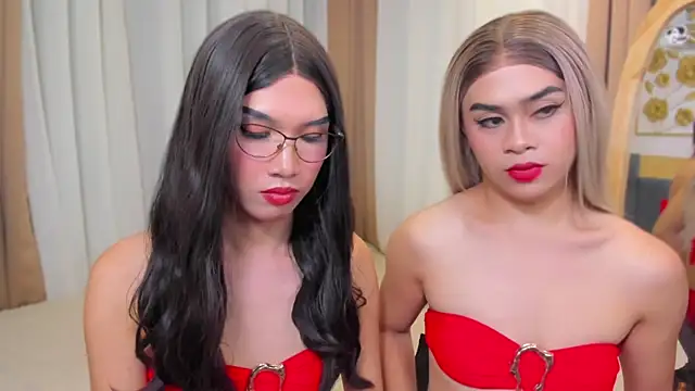 MaxCollins online show from December 2025 07:53:02 PM