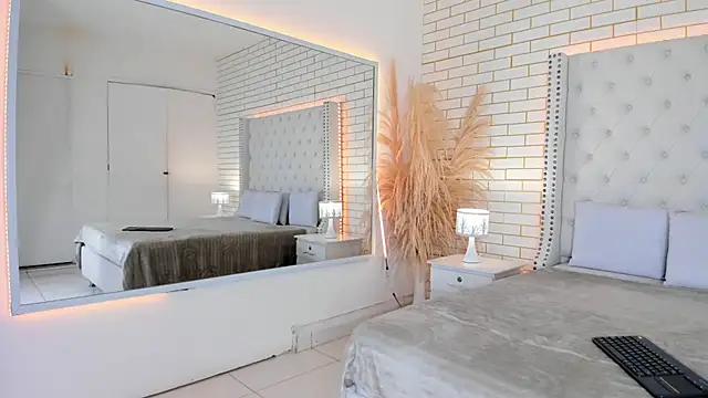 mara winters  online show from February 2026 12:53:02 PM