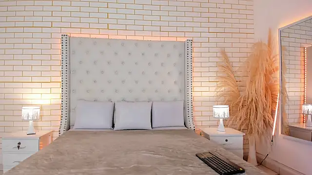 mara winters  online show from February 2026 12:12:01 PM