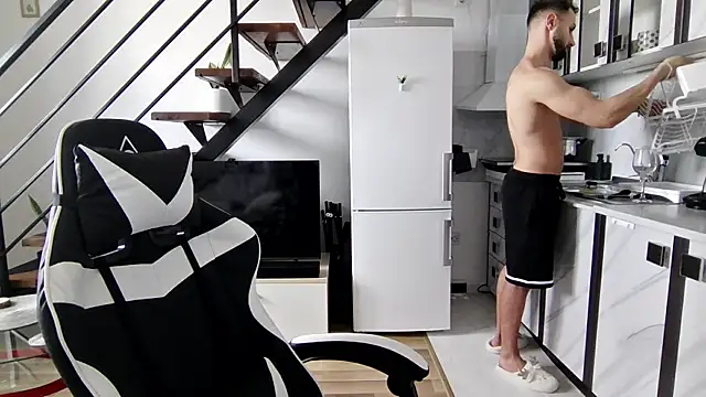 RyanStorm  online show from October 2025 12:35:02 PM