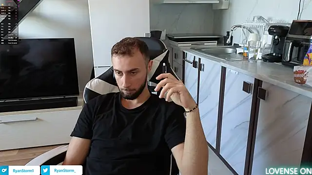 RyanStorm  online show from October 2025 09:10:01 AM