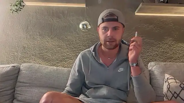 Snapshot of RioBlaze chatting on November 2025 04:44:01 PM RioBlaze online show from November 2025 04:44:01 PM