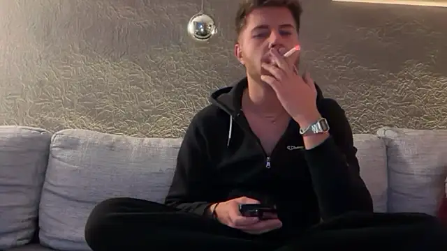 Snapshot of RioBlaze chatting on November 2025 05:45:03 PM RioBlaze online show from November 2025 05:45:03 PM