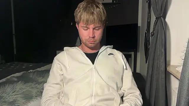 Snapshot of RioBlaze chatting on February 2026 05:28:01 PM RioBlaze online show from February 2026 05:28:01 PM