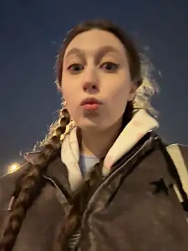 FroggyAnna online show from October 2025 03:04:01 PM