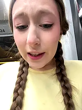 FroggyAnna online show from November 2025 05:01:01 PM