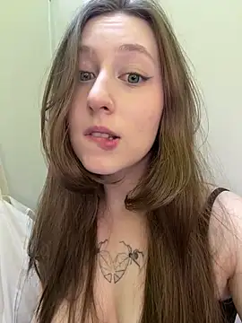 Snapshot of FroggyAnna chatting on May 2026 03:18:01 PM FroggyAnna online show from May 2026 03:18:01 PM