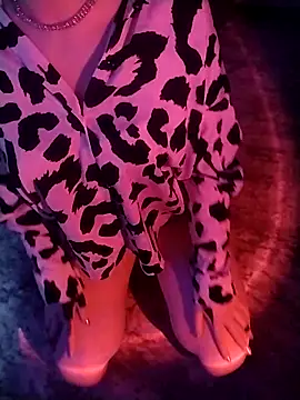 imoamo online show from February 2026 05:24:01 PM