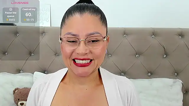 Snapshot of Isbettyche chatting on September 2025 12:54:01 PM Isbettyche online show from September 2025 12:54:01 PM