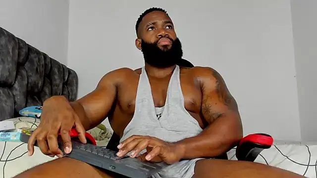 Snapshot of james_musclebbc chatting on February 2026 11:58:02 PM james musclebbc online show from February 2026 11:58:02 PM