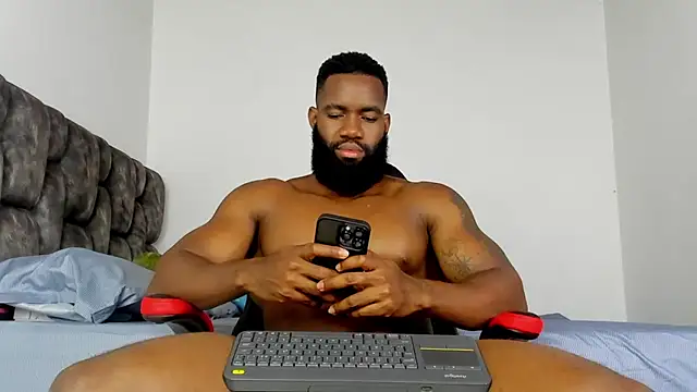 Snapshot of james_musclebbc chatting on February 2026 03:47:02 AM james musclebbc online show from February 2026 03:47:02 AM