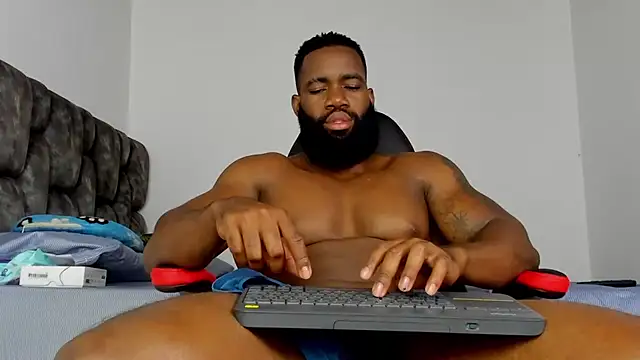 Snapshot of james_musclebbc chatting on February 2026 04:19:01 AM james musclebbc online show from February 2026 04:19:01 AM