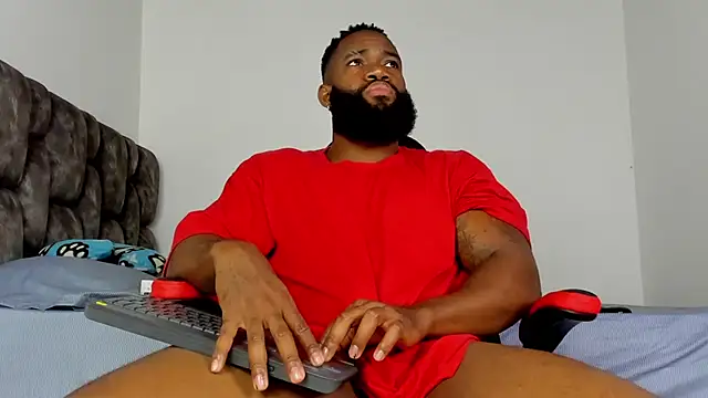 Snapshot of james_musclebbc chatting on February 2026 05:44:01 PM james musclebbc online show from February 2026 05:44:01 PM