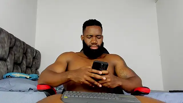 Snapshot of james_musclebbc chatting on February 2026 04:10:02 AM james musclebbc online show from February 2026 04:10:02 AM