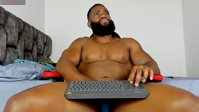 Snapshot of james_musclebbc chatting on March 2026 05:48:02 PM james musclebbc online show from March 2026 05:48:02 PM