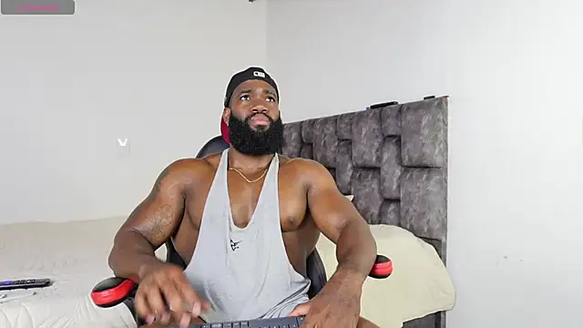 Snapshot of james_musclebbc chatting on June 2026 07:13:01 PM james musclebbc online show from June 2026 07:13:01 PM