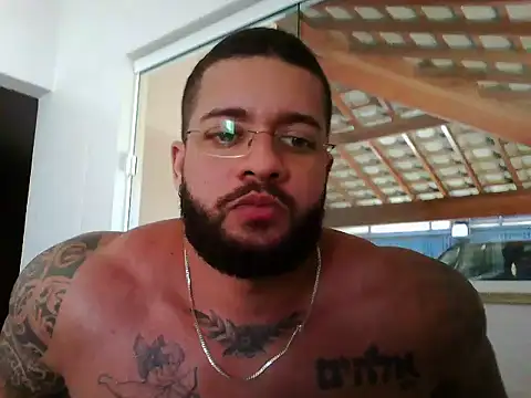 Snapshot of Mitt1993b chatting on October 2025 01:18:01 PM Mitt1993b online show from October 2025 01:18:01 PM