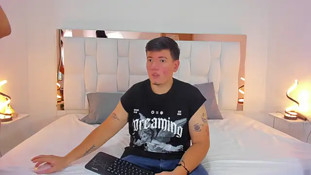 ZoeandEthan online show from September 2025 06:20:01 PM