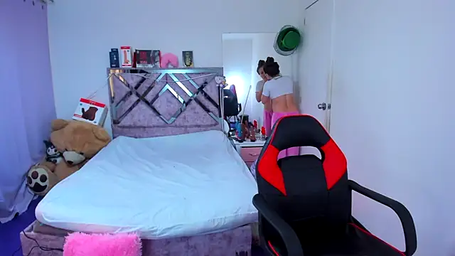 Luna Analya online show from April 2026 02:40:02 PM