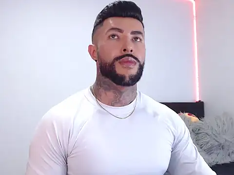 andrea de lucaa online show from September 2025 04:45:01 AM