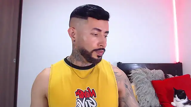 andrea de lucaa online show from February 2026 12:26:02 AM