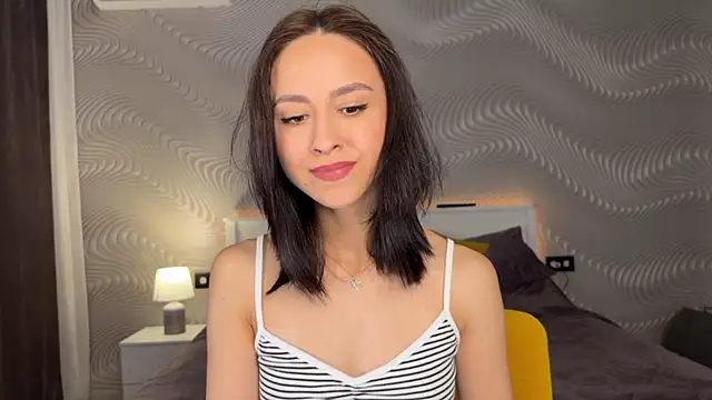 Snapshot of MiaSweetasHoney chatting on June 2026 07:43:01 AM MiaSweetasHoney online show from June 2026 07:43:01 AM