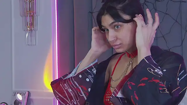 VioletAsh online show from November 2025 04:37:01 AM