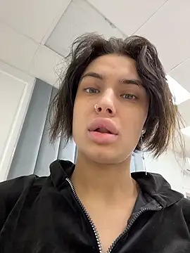 Snapshot of VioletAsh chatting on February 2026 04:21:01 AM VioletAsh online show from February 2026 04:21:01 AM