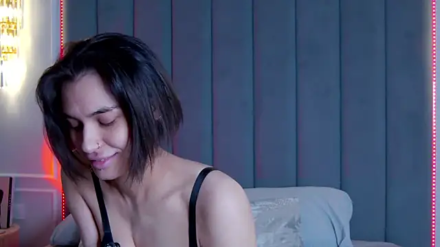 Snapshot of VioletAsh chatting on February 2026 06:22:01 AM VioletAsh online show from February 2026 06:22:01 AM