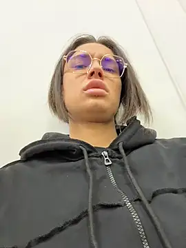 Snapshot of VioletAsh chatting on February 2026 04:27:02 AM VioletAsh online show from February 2026 04:27:02 AM