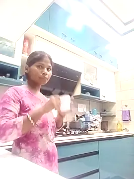 Snapshot of Sneha16 chatting on October 2025 03:26:02 AM Sneha16 online show from October 2025 03:26:02 AM