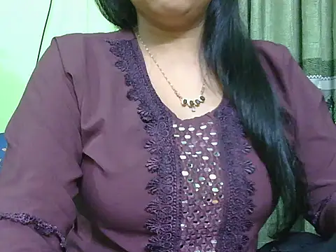 Snapshot of fairy_queen07 chatting on May 2026 07:18:01 PM fairy queen07 online show from May 2026 07:18:01 PM