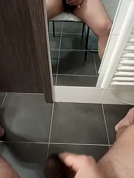 Snapshot of uneviesexy chatting on November 2025 08:31:01 PM uneviesexy online show from November 2025 08:31:01 PM