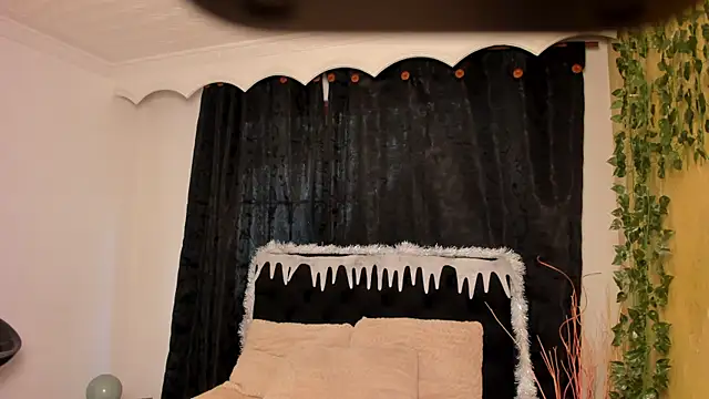 Tiffany Nm online show from December 2025 01:48:01 PM