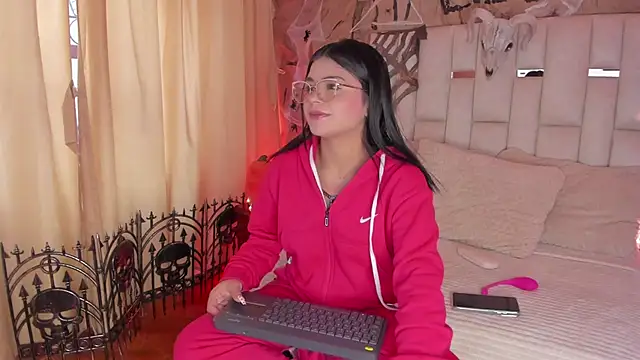 Jade Nmm online show from October 2025 01:14:01 PM