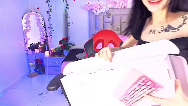 Isla rosee18 online show from April 2026 08:45:02 PM