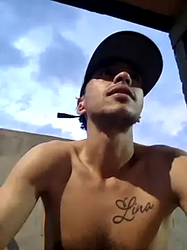 Snapshot of Santi2323xxX chatting on February 2026 11:30:02 PM Santi2323xxX online show from February 2026 11:30:02 PM