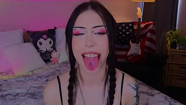 Snapshot of venomeowww__ chatting on February 2026 03:48:01 AM venomeowww online show from February 2026 03:48:01 AM