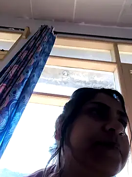 queenbuggi online show from February 2026 07:36:02 AM