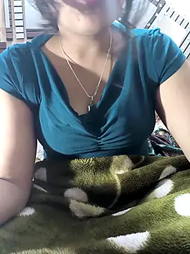 queenbuggi online show from May 2026 04:25:02 PM