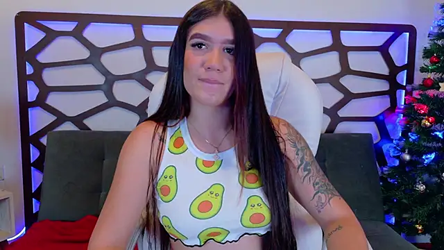 kloe bella online show from December 2025 01:04:02 PM