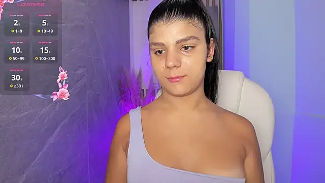 Snapshot of PauliinaBelle_ chatting on April 2026 01:41:02 PM PauliinaBelle online show from April 2026 01:41:02 PM