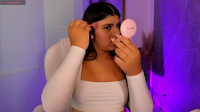 Snapshot of PauliinaBelle_ chatting on May 2026 01:40:01 PM PauliinaBelle online show from May 2026 01:40:01 PM
