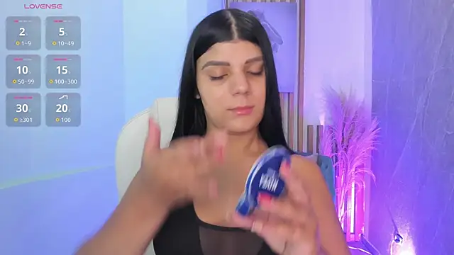 Snapshot of PauliinaBelle_ chatting on May 2026 01:49:02 PM PauliinaBelle online show from May 2026 01:49:02 PM