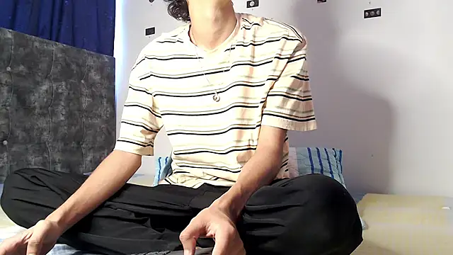 Snapshot of alexmark_ chatting on April 2026 04:56:02 PM alexmark online show from April 2026 04:56:02 PM