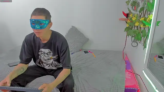 COUPLE25 33 online show from November 2025 09:06:01 PM