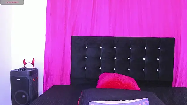 Snapshot of cutenaked_8 chatting on June 2026 02:24:02 AM cutenaked 8 online show from June 2026 02:24:02 AM