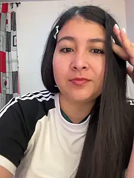 Snapshot of evelyn_1702 chatting on November 2025 08:11:02 PM evelyn 1702 online show from November 2025 08:11:02 PM